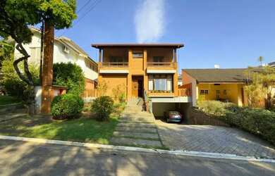 Imagem: A casa em condomínio possui 4 Dormitórios, 5 Banheiros, 4