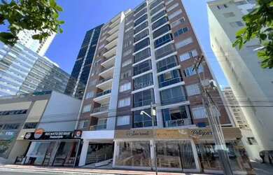 Imagem: O apartamento possui 4 Dormitórios, 5 Banheiros, 1 Vaga na