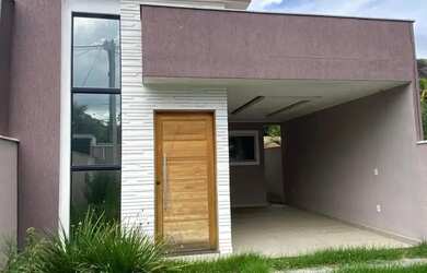 Imagem: A casa possui 2 Dormitórios, 1 Banheiro, 2 Vagas na garagem