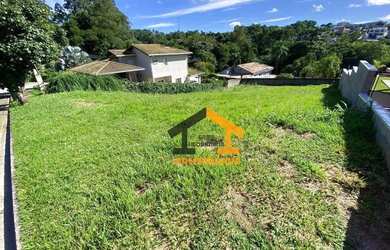 Imagem: O terreno possui 800m² de Área e está localizado em Bairro