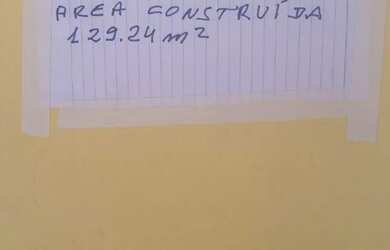 Imagem: A casa possui 3 Dormitórios, 2 Banheiros, 1 Vaga na garagem