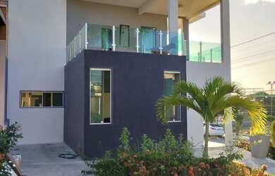 Imagem: A casa em condomínio possui 4 Dormitórios, 4 Banheiros, 2