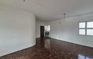 Imagem 4: Casa para locação ou venda com 4 quartos na Vila Universitária em Bauru...