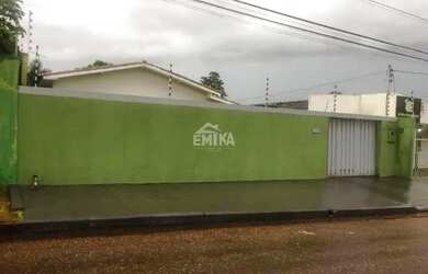 Imagem: O apartamento possui 4 Dormitórios, 2 Banheiros, 5 Vagas na