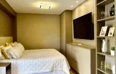 Imagem: A casa possui 3 Dormitórios, 5 Banheiros, 4 Vagas na garagem