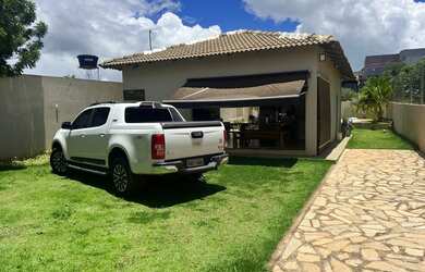 Imagem: A casa em condomínio possui 2 Dormitórios, 3 Banheiros, 5