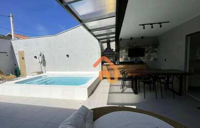 Imagem: A casa em condomínio possui 4 Dormitórios, 1 Banheiro, 2 Vagas