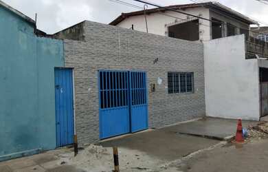 Imagem: A casa para alugar possui 4 Dormitórios, 2 Banheiros, 3 Vagas