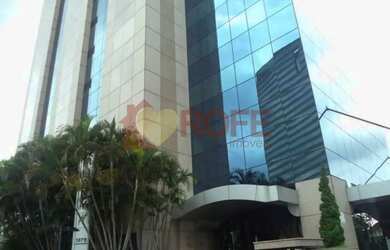 Imagem: O depósito possui 5 Vagas na garagem e 775m² de Área e está