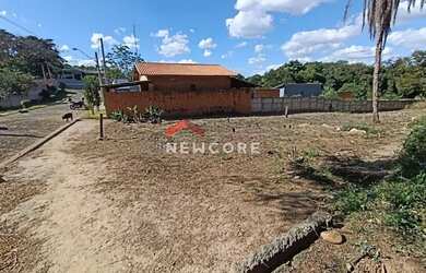 Imagem: O terreno à venda possui 1000m² de Área e está localizado