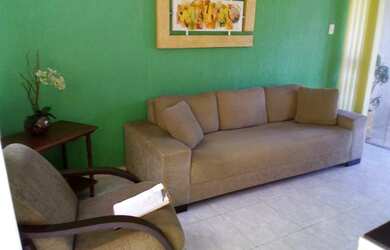 Imagem: A casa possui 4 Dormitórios, 2 Banheiros, 4 Vagas na garagem