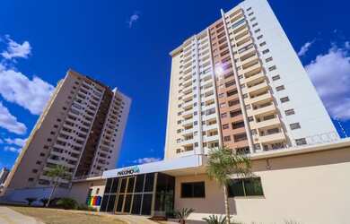 Imagem: O apartamento possui 3 Dormitórios, 2 Banheiros, 2 Vagas na