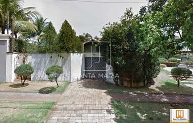Imagem: O depósito possui 5 Vagas na garagem, 550m² de Área e está