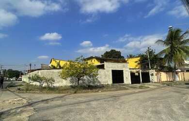 Imagem: A casa possui 2 Dormitórios, 1 Banheiro e 1 Vaga na garagem