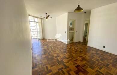 Imagem: O apartamento possui 1 Dormitório, 1 Banheiro, 1 Vaga na garagem