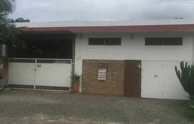 Imagem: O depósito possui 180m² de Área e está localizado em Morrotes