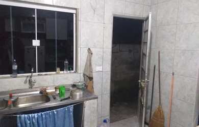 Imagem: A casa possui 3 Dormitórios, 3 Banheiros, 2 Vagas na garagem