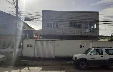 Imagem: A casa possui 3 Dormitórios, 3 Banheiros, 1 Vaga na garagem