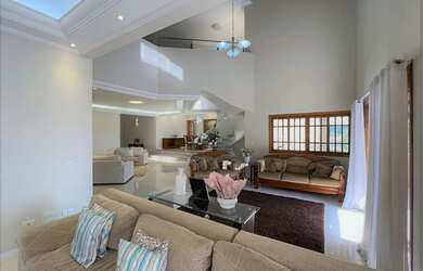 Imagem 8: Linda Casa com 4 dorm/3 sts - Salões festas e jogos, piscina, gourmet