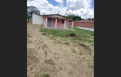 Imagem: A chácara possui 300m² de Área e está localizado em São