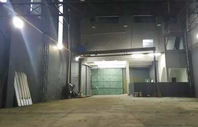 Imagem: O depósito possui 4 Vagas na garagem e 950m² de Área e está