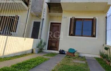 Imagem 2: Casa em Guarujá. Churrasqueira, Lareira, 2 Vagas na garageme3 Dormitórios