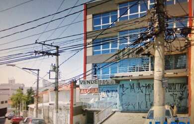 Imagem: O depósito possui 5 Vagas na garagem e 1500m² de Área e está