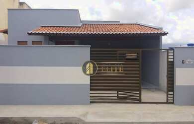 Imagem: A casa possui 3 Dormitórios, 2 Banheiros, 2 Vagas na garagem