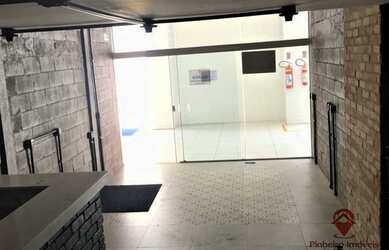 Imagem: O depósito possui 1 Vaga na garagem e 70m² de Área e está