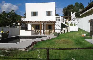 Imagem: A casa em condomínio possui 5 Dormitórios, 5 Banheiros, 5