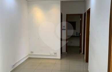 Imagem: O depósito possui 1 Vaga na garagem, 108m² de Área e está