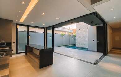 Imagem: A casa em condomínio possui 3 Dormitórios, 5 Banheiros, 4