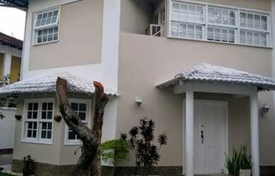 Imagem: A casa em condomínio possui 4 Dormitórios, 5 Banheiros, 3