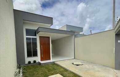 Imagem: A casa possui 2 Dormitórios, 1 Banheiro, 1 Vaga na garagem