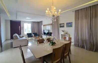 Imagem: A casa em condomínio possui 4 Dormitórios, 5 Banheiros, 3