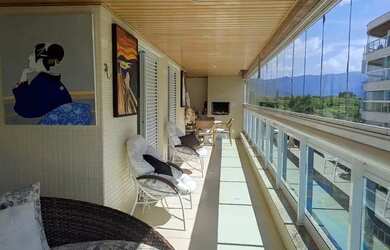 Imagem: O apartamento possui 3 Dormitórios, 1 Banheiro, 2 Vagas na