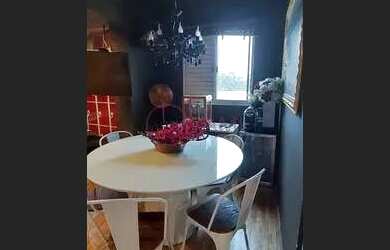 Imagem: O apartamento possui 1 Dormitório, 1 Banheiro, 1 Vaga na garagem