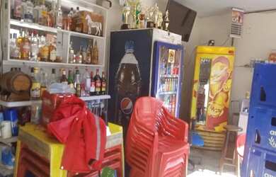 Imagem 9: Casa mais bar parede colada