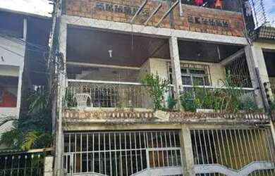 Imagem: A casa possui 3 Dormitórios, 2 Banheiros e está localizado