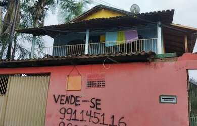 Imagem: A casa possui 2 Dormitórios, 2 Banheiros, 2 Vagas na garagem