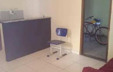 Imagem 1: Casa mais bar parede colada