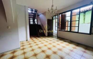 Imagem: A casa possui 3 Dormitórios, 3 Banheiros, 2 Vagas na garagem