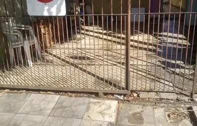 Imagem: A casa possui 1 Dormitório, 1 Banheiro, 2 Vagas na garagem