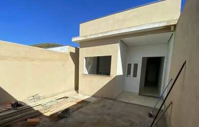 Imagem: A casa possui 2 Dormitórios, 1 Banheiro, 1 Vaga na garagem