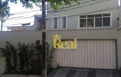 Imagem: A casa possui 3 Dormitórios, 5 Banheiros, 4 Vagas na garagem