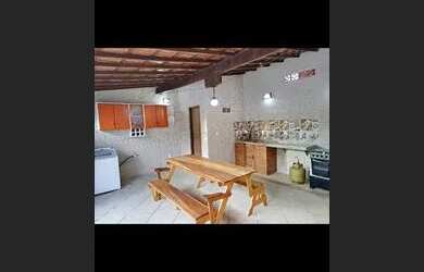 Imagem: A casa em condomínio possui 2 Dormitórios, 2 Banheiros, 180m²