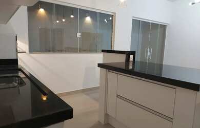 Imagem 11: CASA EM CONDOMÍNIO. Piscina, Churrasqueira, Varandae110m² de Área