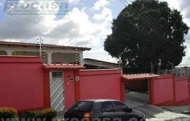 Imagem: A casa possui 3 Dormitórios, 1 Banheiro, 4 Vagas na garagem