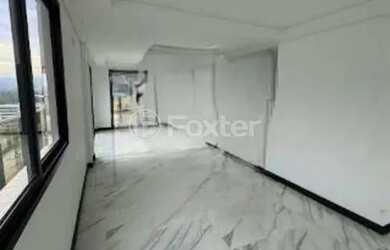 Imagem: O apartamento possui 3 Dormitórios, 1 Banheiro, 2 Vagas na