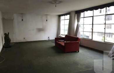 Imagem: O apartamento possui 4 Dormitórios, 2 Banheiros, 1 Vaga na